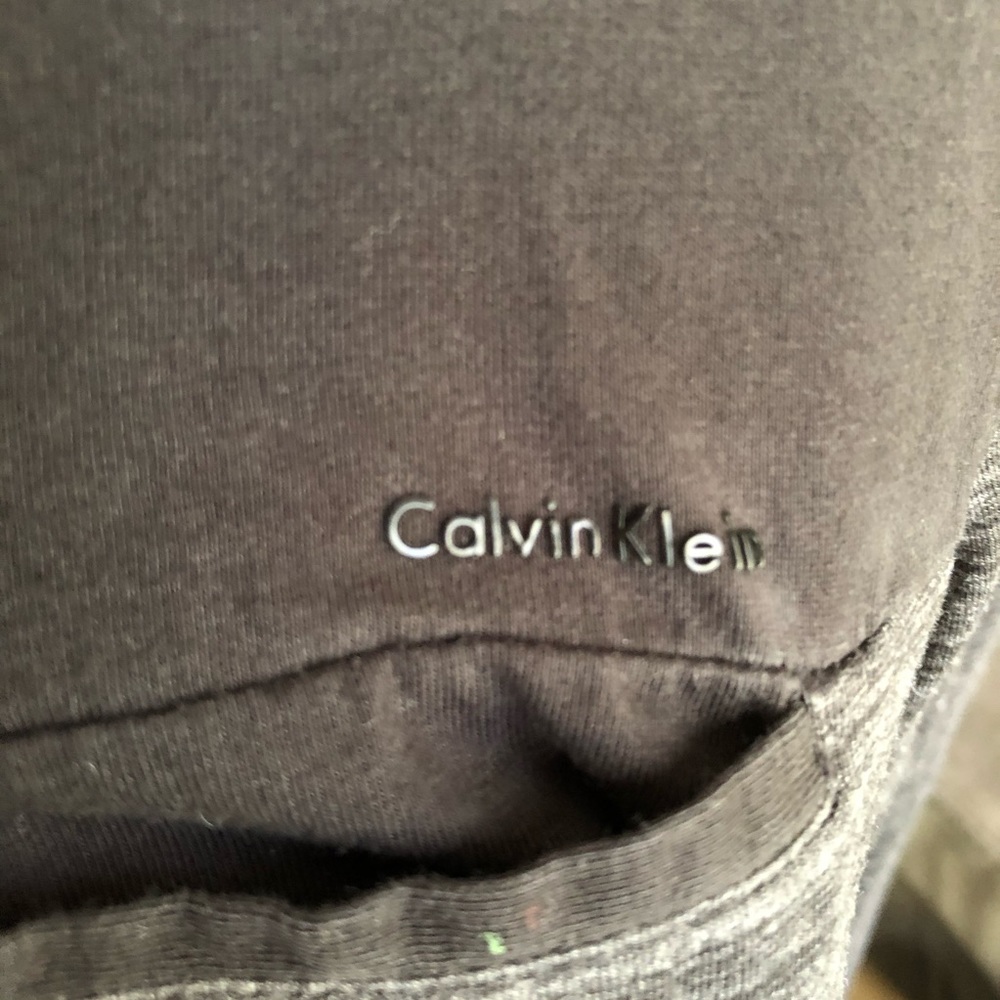 Calvin Klein - Picture 2 of 8